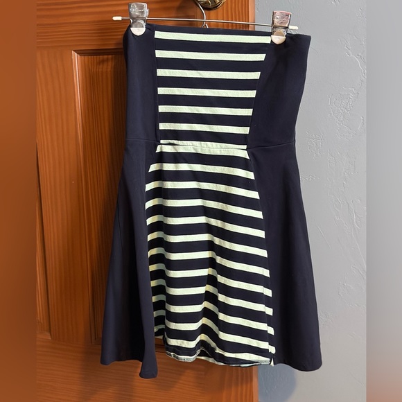 Express Dresses & Skirts - Express strapless dress